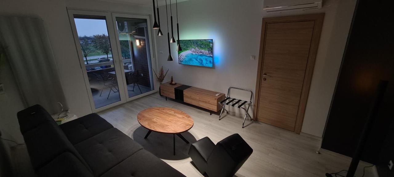 - Entry With Pin 0 - 24h, Luxury Massage Chair Free Cancellation 24 Before Check In Apartment