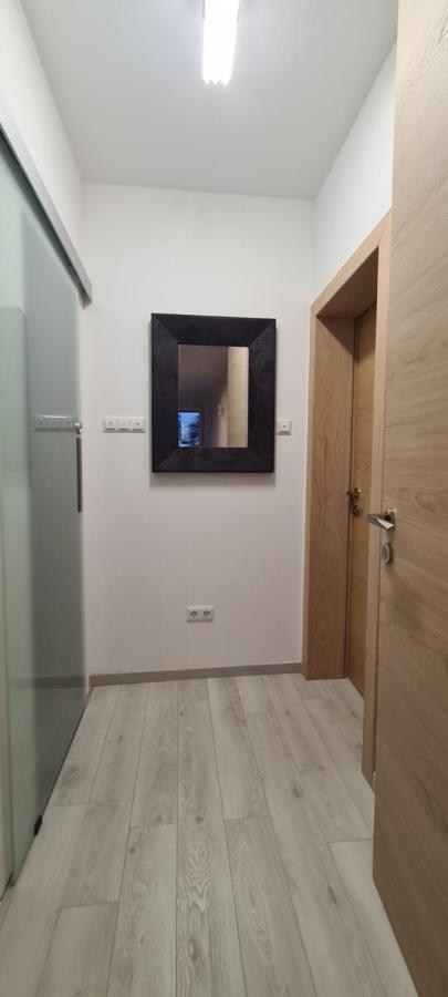 - Entry With Pin 0 - 24h, Luxury Massage Chair Free Cancellation 24 Before Check In *