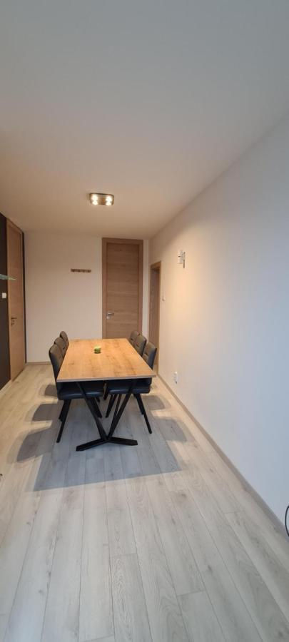 Apartment - Entry With Pin 0 - 24h, Luxury Massage Chair Free Cancellation 24 Before Check In