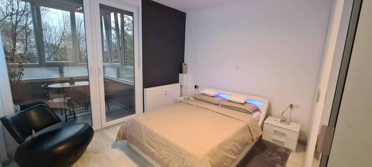 - Entry With Pin 0 - 24h, Luxury Massage Chair Free Cancellation 24 Before Check In * Slavonski Brod