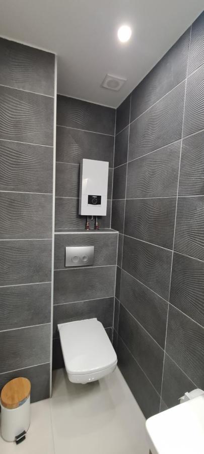 - Entry With Pin 0 - 24h, Luxury Massage Chair Free Cancellation 24 Before Check In Slavonski Brod