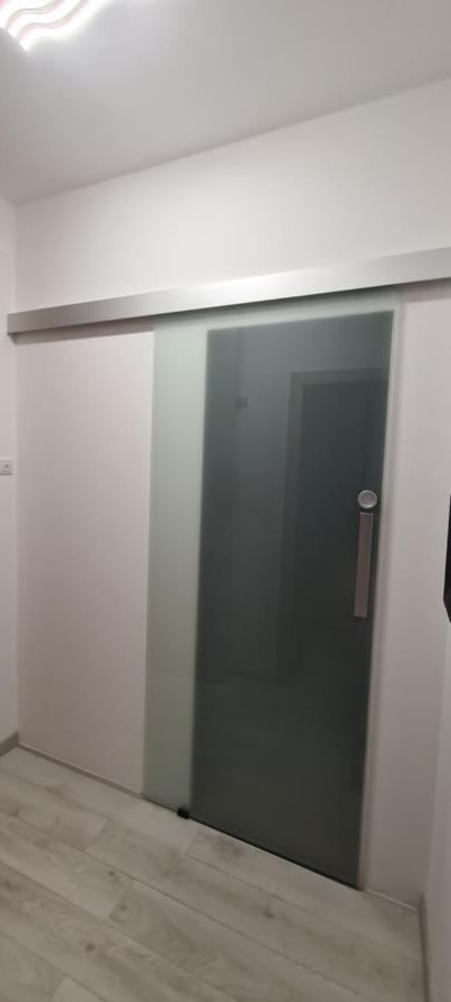 - Entry With Pin 0 - 24h, Luxury Massage Chair Free Cancellation 24 Before Check In Apartment *