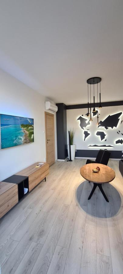 - Entry With Pin 0 - 24h, Luxury Massage Chair Free Cancellation 24 Before Check In Apartment