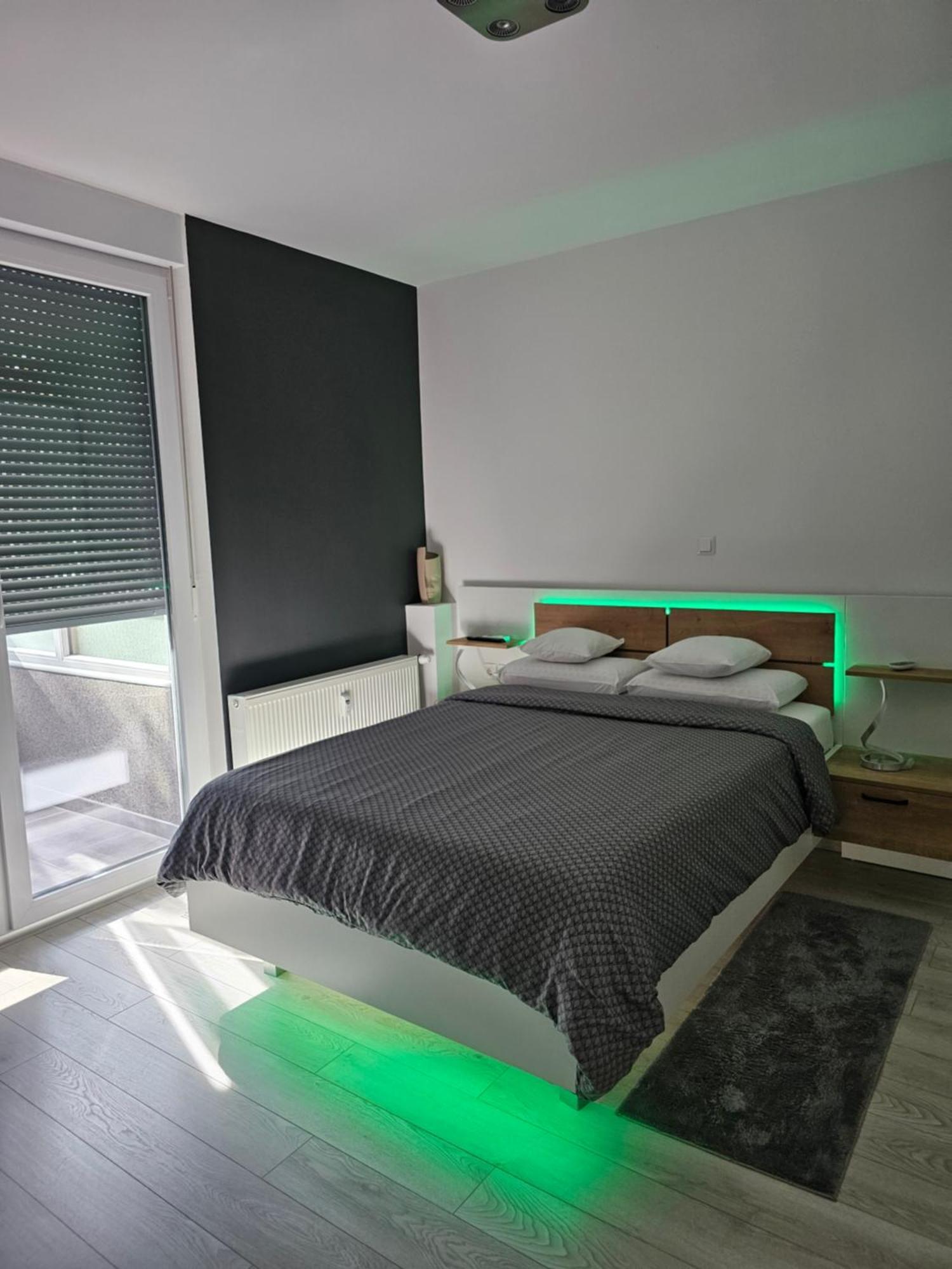 Apartment - Entry With Pin 0 - 24h, Luxury Massage Chair Free Cancellation 24 Before Check In Slavonski Brod